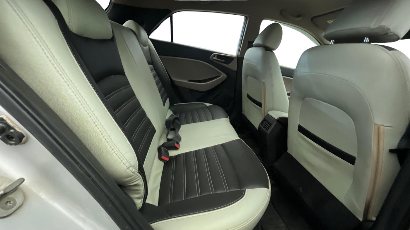 2017 Hyundai Elite i20 MAGNA EXECUTIVE 1.2, Petrol, Manual, 59,251 km, Right Side Rear Door Cabin