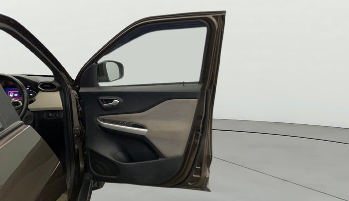 2022 Nissan MAGNITE XV MT, CNG, Manual, 48,885 km, RHS Front Door