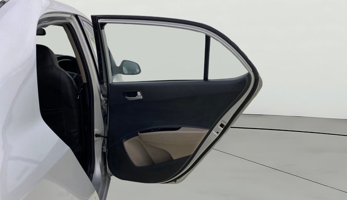 2015 Hyundai Xcent S 1.2, Petrol, Manual, 1,09,398 km, RHS Rear Door