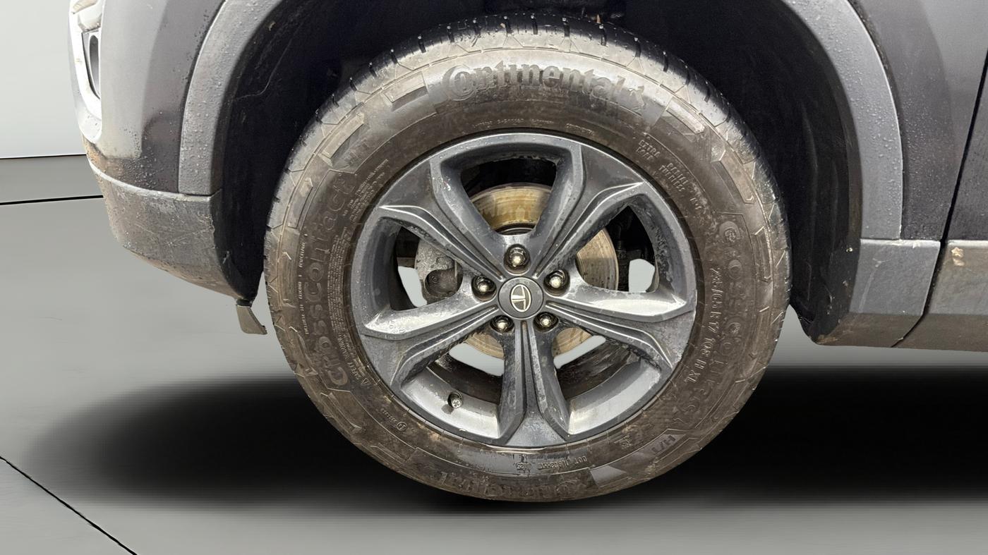 2021 Tata Harrier XT PLUS 2.0L KRYOTEC DARK EDITON, Diesel, Manual, 92,452 km, Left Front Wheel