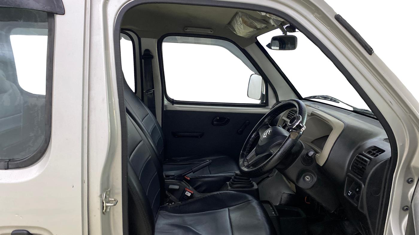 2023 Maruti Eeco 5 STR AC CNG, CNG, Manual, 49,215 km, Right Side Front Door Cabin