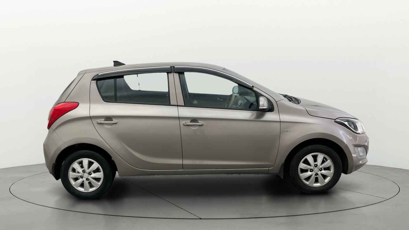 2014 Hyundai i20 SPORTZ 1.2, Petrol, Manual, 69,911 km, Right Side View