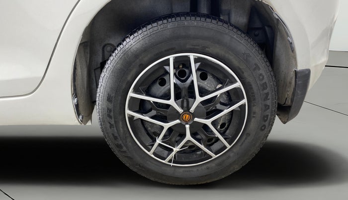 2016 Maruti Swift VXI, Petrol, Manual, 62,915 km, Left Rear Wheel