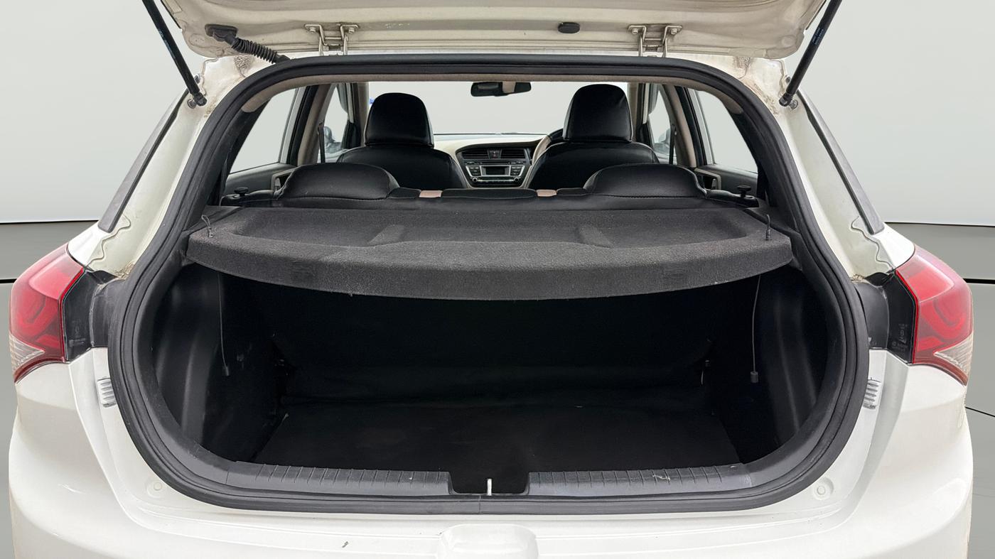 2015 Hyundai Elite i20 SPORTZ 1.2, Petrol, Manual, 80,038 km, Boot Open Zoomed View