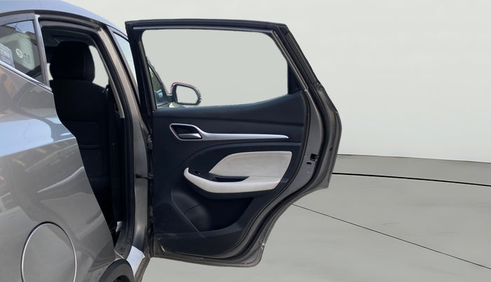 2024 MG ASTOR Sprint 1.5 MT (Ivory), Petrol, Manual, 10,855 km, RHS Rear Door