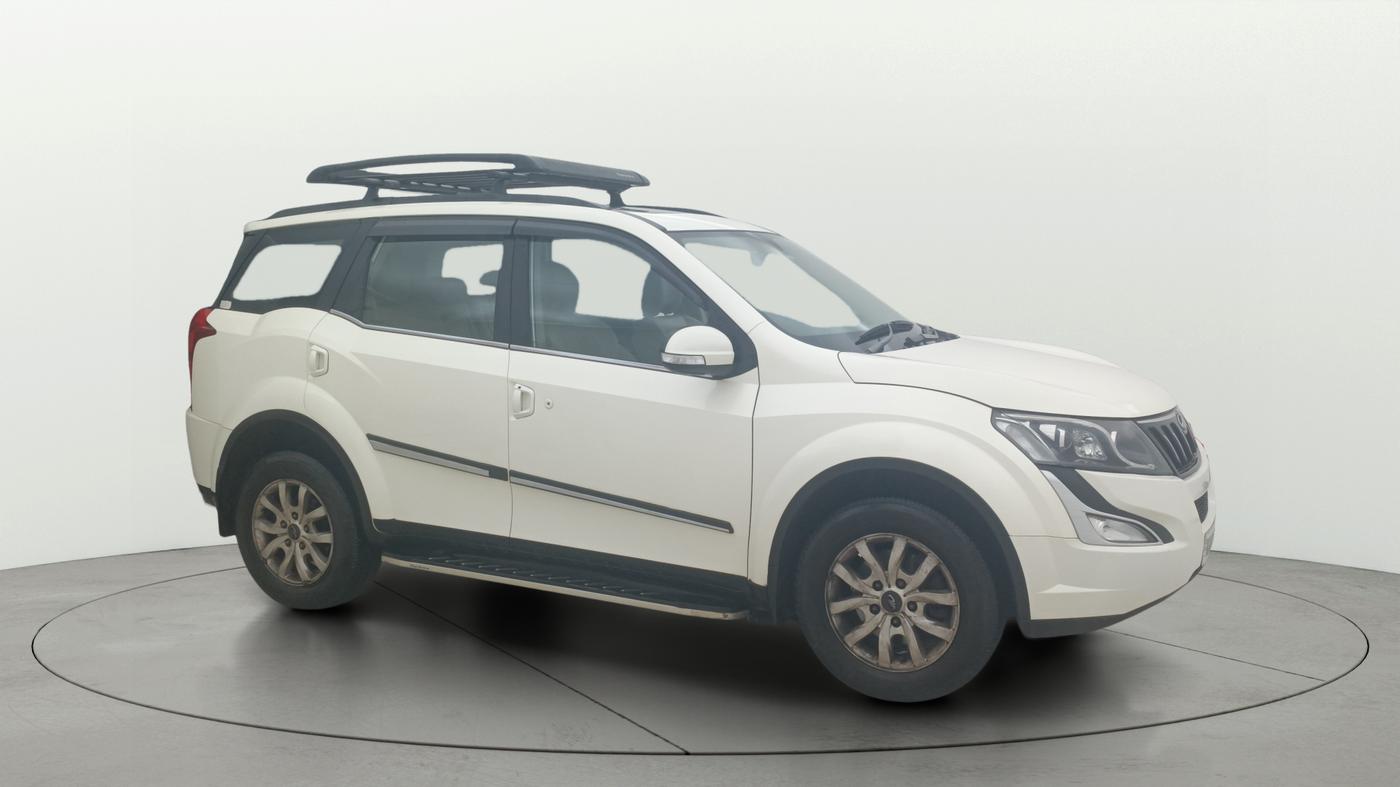 2017 Mahindra XUV500 W10 AT, Diesel, Automatic, 69,270 km, Right Front Diagonal