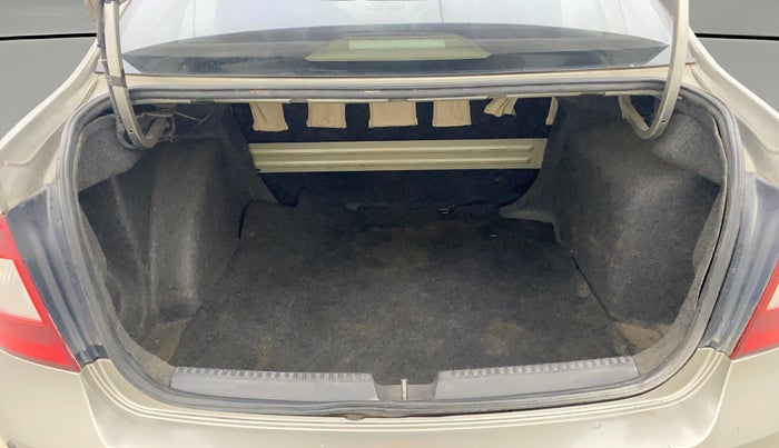 2013 Skoda Rapid AMBITION 1.6 TDI CR MT PLUS, Diesel, Manual, 1,04,812 km, Boot Open Zoomed View