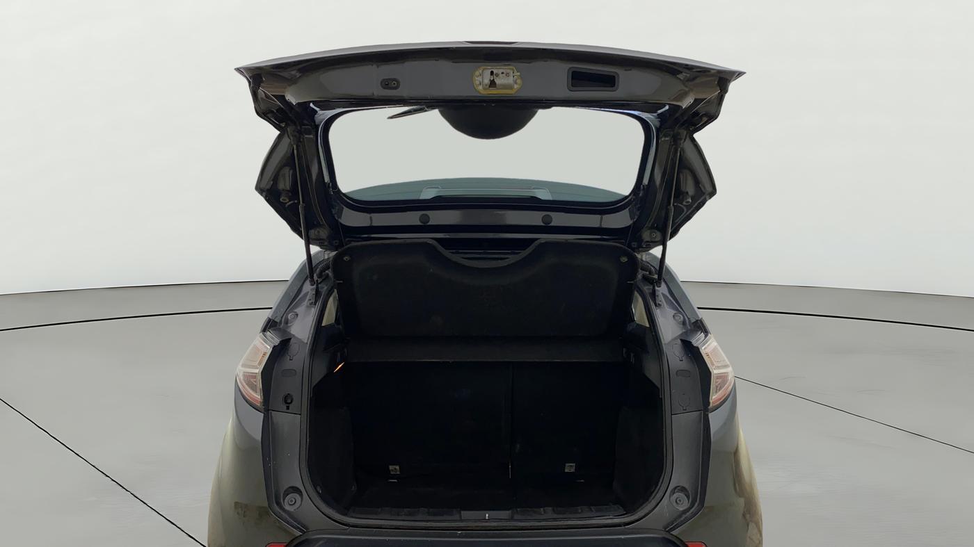 2018 Tata NEXON XZA PLUS DIESEL DUAL TONE, Diesel, Automatic, 1,34,209 km, Boot Door Open