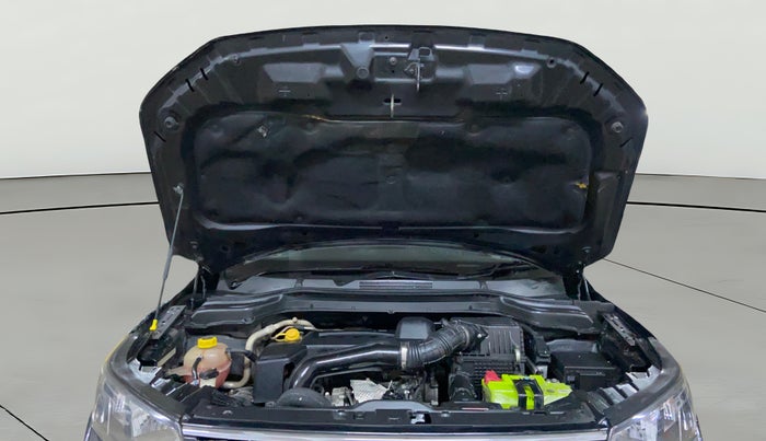 2021 Mahindra XUV300 W6 1.5 Sunroof Diesel, Diesel, Manual, 1,35,953 km, Open Bonet