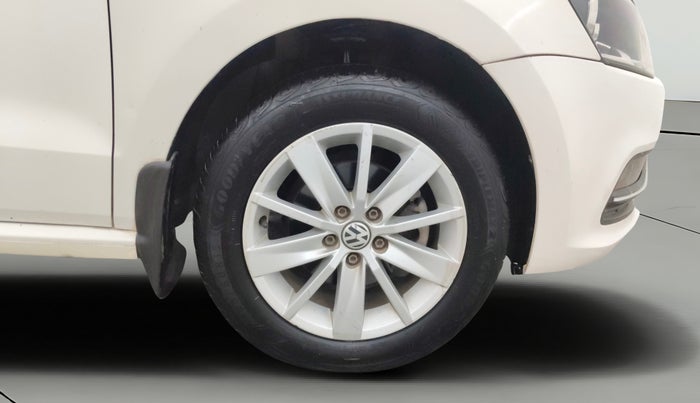 2014 Volkswagen Polo HIGHLINE1.2L, Petrol, Manual, 55,473 km, Right Front Wheel