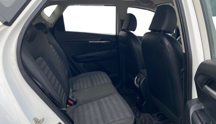 2022 KIA SONET HTK 1.2, Petrol, Manual, 11,177 km, Right Side Rear Door Cabin