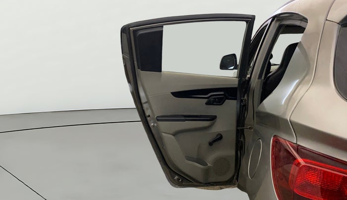 2016 Mahindra Kuv100 K2 6 STR, Petrol, Manual, 38,585 km, LHS Rear Door