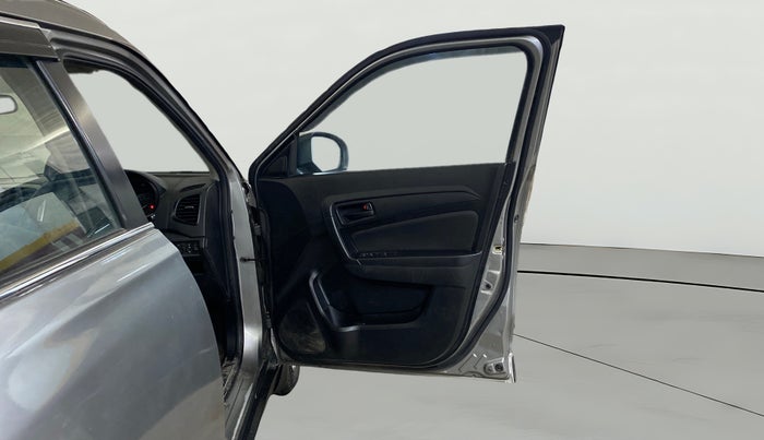 2021 Maruti Vitara Brezza VXI, CNG, Manual, 56,829 km, RHS Front Door