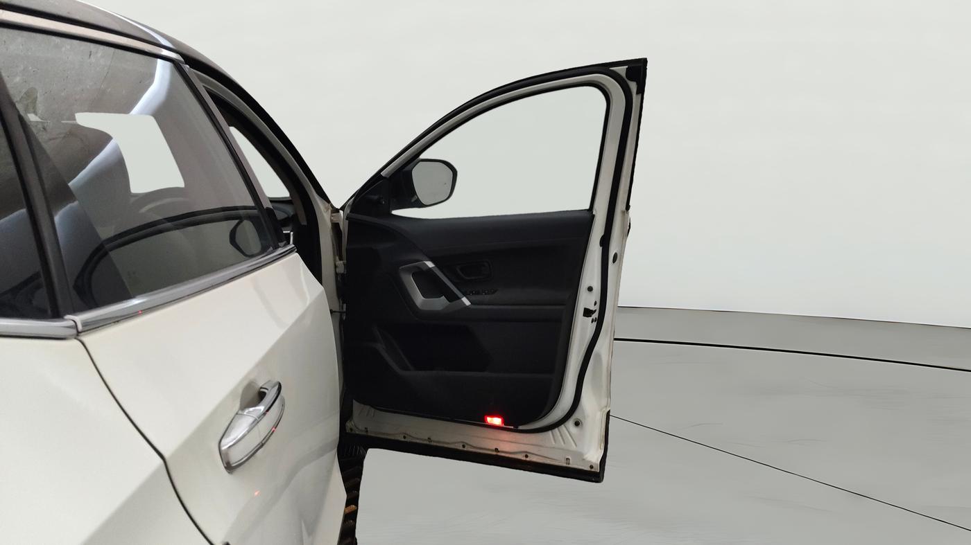 2019 Tata Harrier XM 2.0L KRYOTEC, Diesel, Manual, 1,21,599 km, RHS Front Door