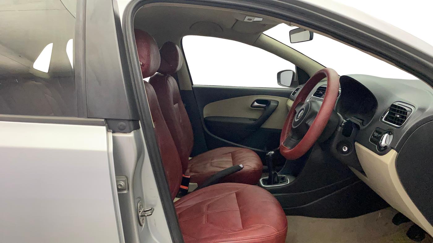2012 Volkswagen Polo HIGHLINE DIESEL, Diesel, Manual, 1,28,734 km, Right Side Front Door Cabin