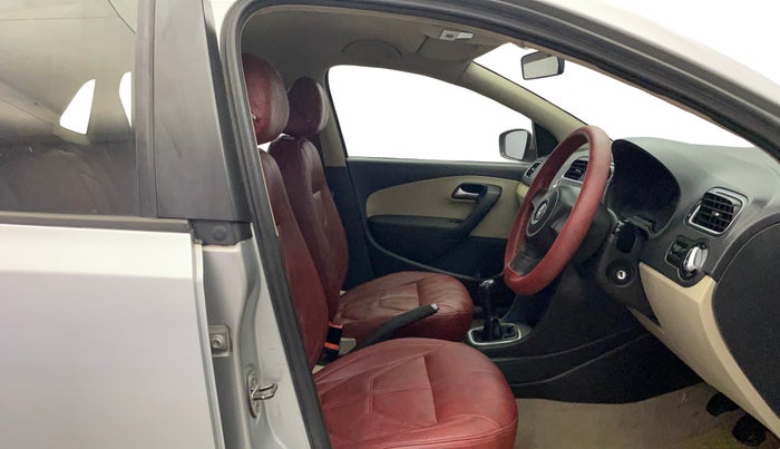 2012 Volkswagen Polo HIGHLINE DIESEL, Diesel, Manual, 1,28,671 km, Right Side Front Door Cabin