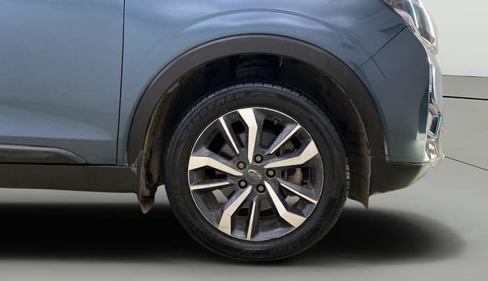 2019 Mahindra XUV300 W8 (O) 1.5 DIESEL AMT, Diesel, Automatic, 55,796 km, Right Front Wheel