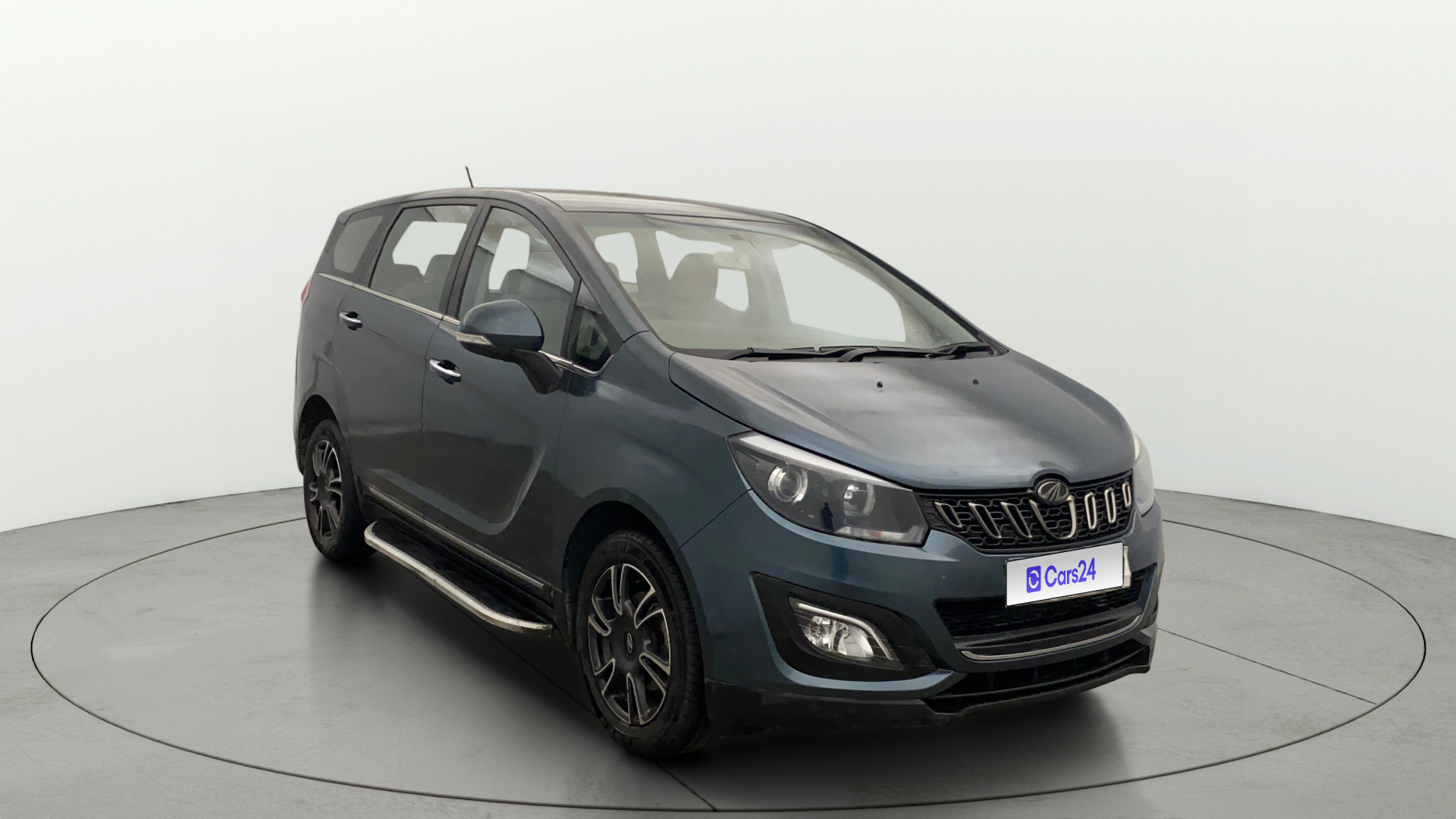 2018 Mahindra Marazzo M8 7 STR 2018 Mahindra Marazzo M8 7 STR