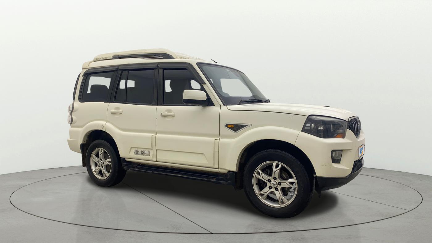 2016 Mahindra Scorpio S10 AT, Diesel, Automatic, 1,41,275 km, Right Front Diagonal