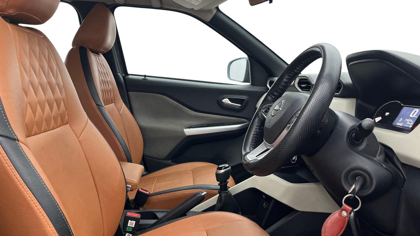 2022 Nissan MAGNITE XL, Petrol, Manual, 54,684 km, Right Side Front Door Cabin