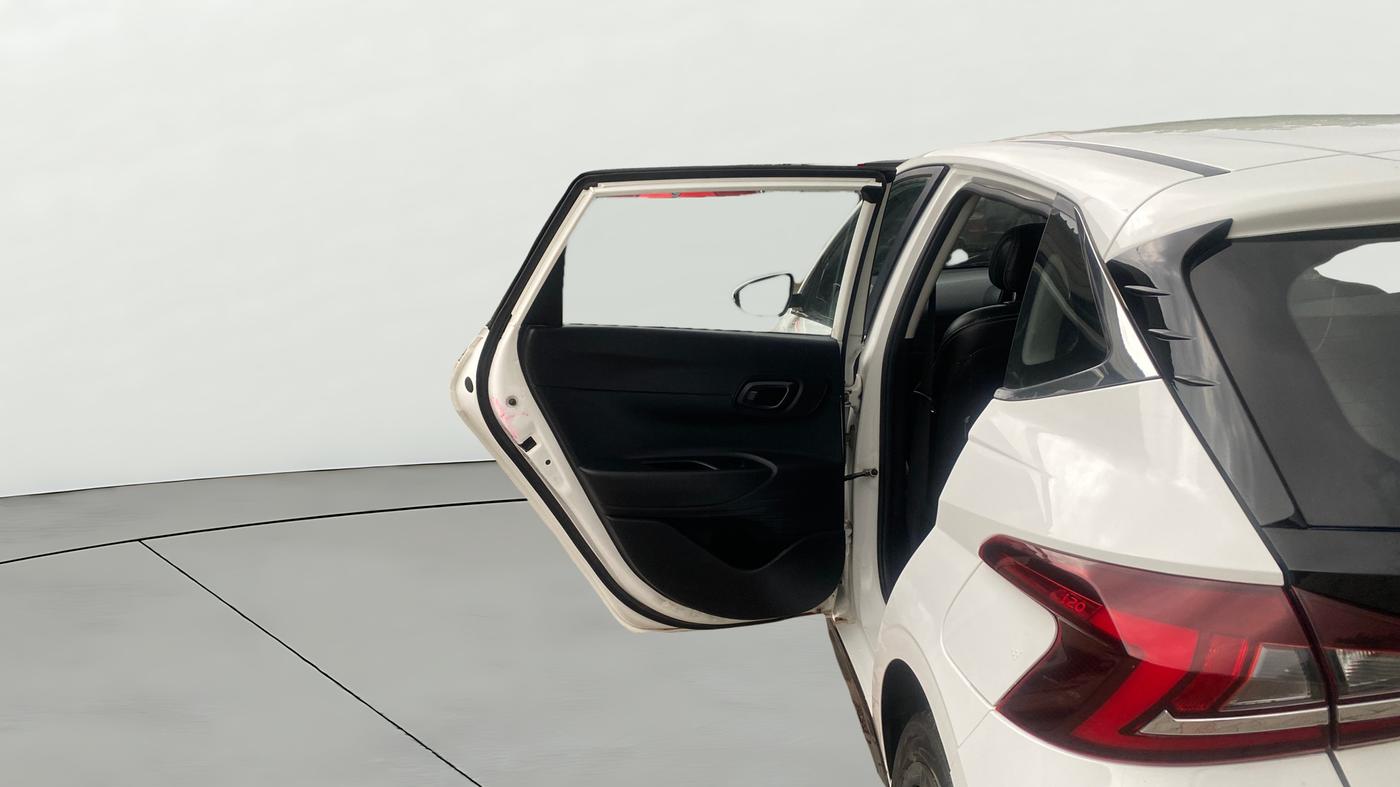2021 Hyundai NEW I20 SPORTZ 1.2 MT, Petrol, Manual, 23,749 km, LHS Rear Door