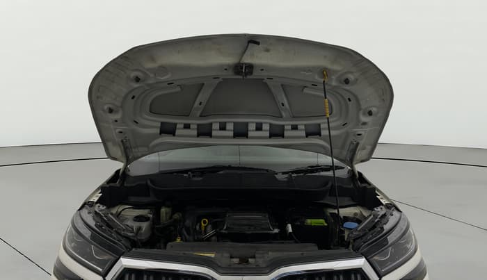 2021 Skoda KUSHAQ STYLE 1.0L TSI MT, Petrol, Manual, 79,188 km, Open Bonet