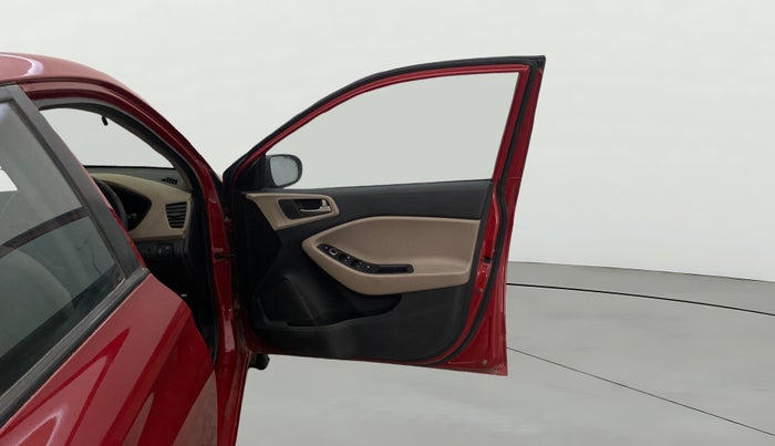 2015 Hyundai Elite i20 ASTA 1.2, CNG, Manual, 1,04,472 km, RHS Front Door