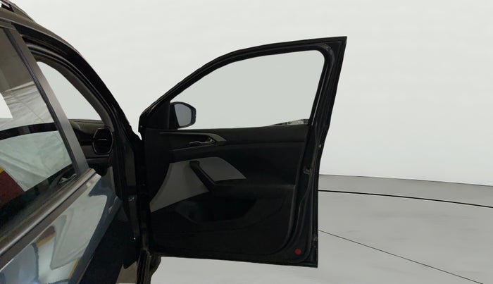 2021 Skoda KUSHAQ AMBITION 1.0L TSI MT, Petrol, Manual, 77,360 km, RHS Front Door