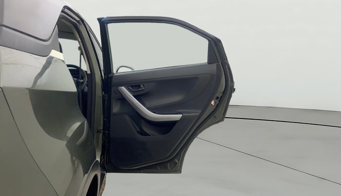 2022 Tata NEXON XMA SUNROOF PETROL, Petrol, Automatic, 17,562 km, RHS Rear Door