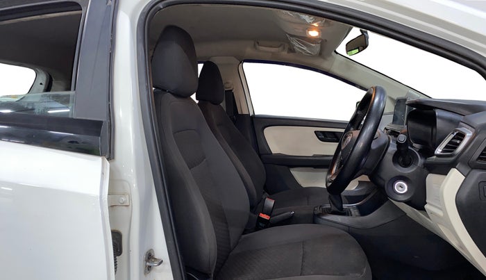 2022 Tata ALTROZ XM PLUS DIESEL, Diesel, Manual, 34,991 km, Right Side Front Door Cabin