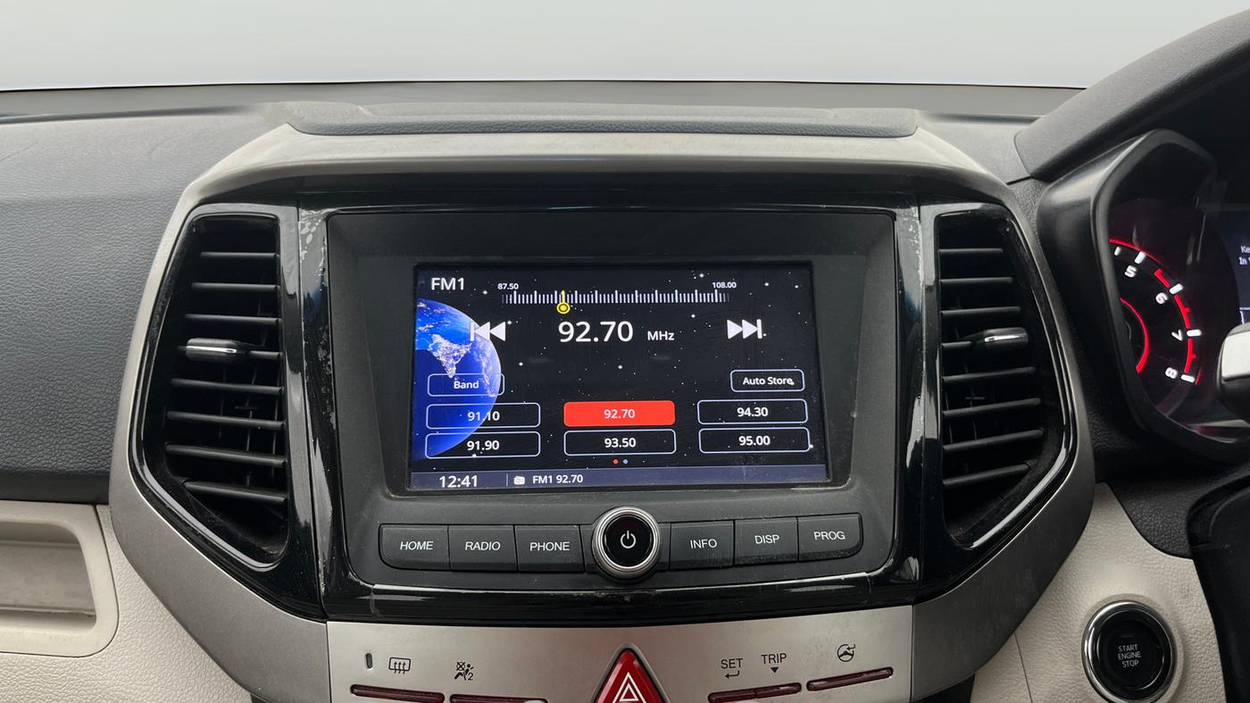 2023 Mahindra XUV300 W8 (O) 1.2 PETROL AMT, Petrol, Automatic, 44,587 km, Air Conditioner