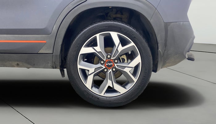 2022 KIA SELTOS X LINE 1.5 DIESEL AT, Diesel, Automatic, 1,08,437 km, Left Rear Wheel