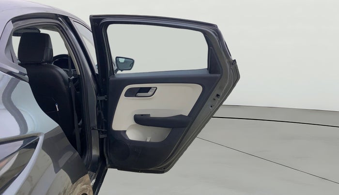 2023 Tata ALTROZ XZ CNG, CNG, Manual, 27,081 km, RHS Rear Door