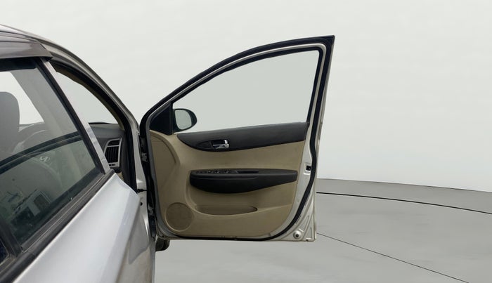 2012 Hyundai i20 SPORTZ 1.4 AT, Petrol, Automatic, 1,03,918 km, RHS Front Door