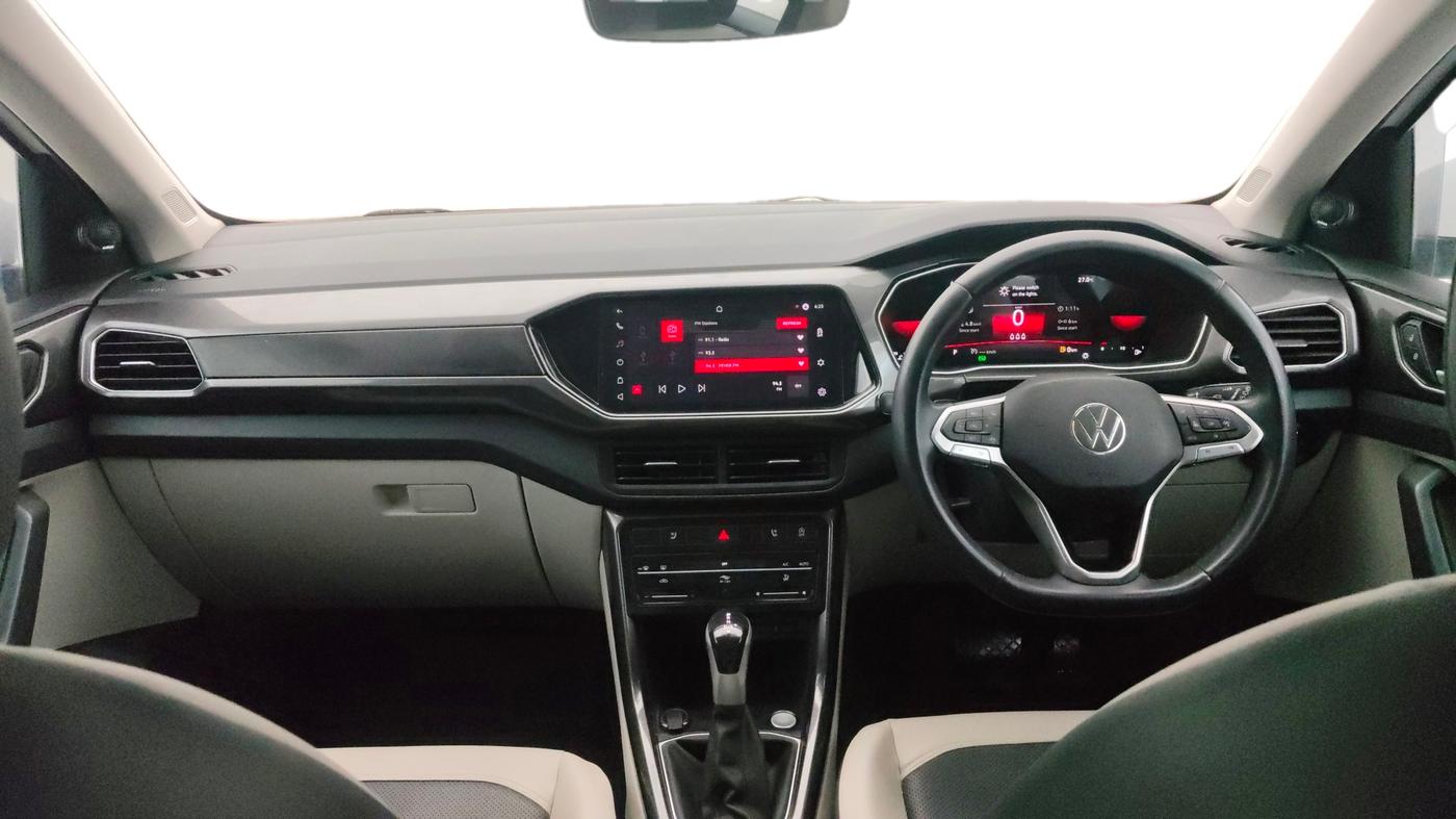 2023 Volkswagen TAIGUN  Topline 1.0 TSI AT (Electric Seats), Petrol, Automatic, 28,799 km, Dashboard
