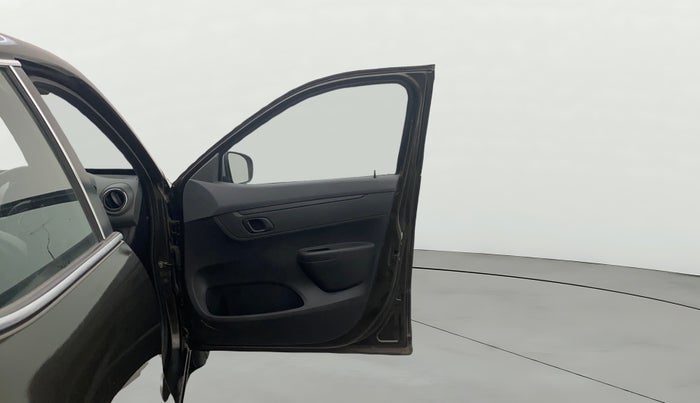 2021 Renault Kwid RXT 1.0 (O), Petrol, Manual, 36,999 km, RHS Front Door