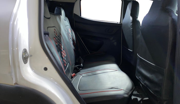 2024 Renault Kwid RXT 1.0 AMT, Petrol, Automatic, 10,574 km, Right Side Rear Door Cabin