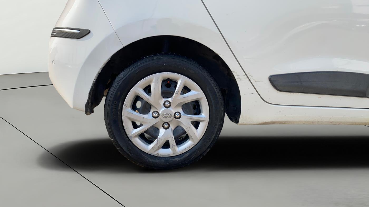 2018 Hyundai Grand i10 SPORTZ 1.2 KAPPA VTVT, Petrol, Manual, 37,122 km, Right Rear Wheel