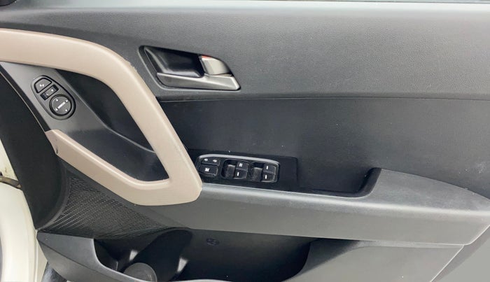 2018 Hyundai Creta SX PLUS AT 1.6 DIESEL, Diesel, Automatic, 1,18,639 km, Driver Side Door Panels Control