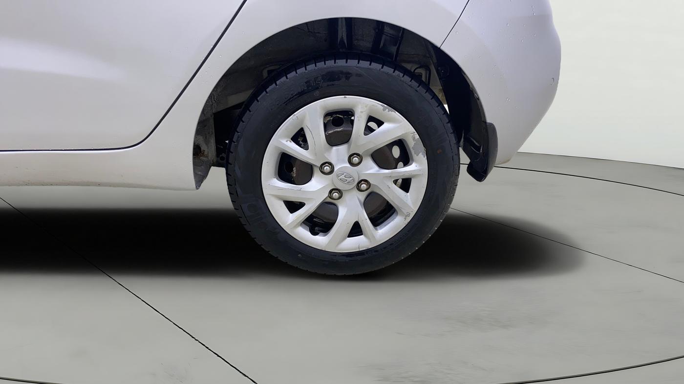 2017 Hyundai Grand i10 SPORTZ 1.2 KAPPA VTVT, Petrol, Manual, 40,483 km, Left Rear Wheel
