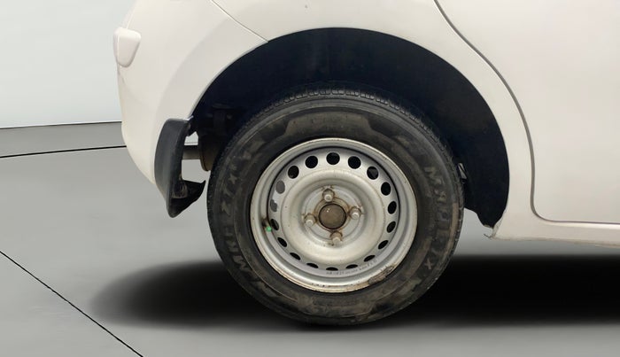 2013 Nissan Micra Active XL, Petrol, Manual, 1,36,687 km, Right Rear Wheel