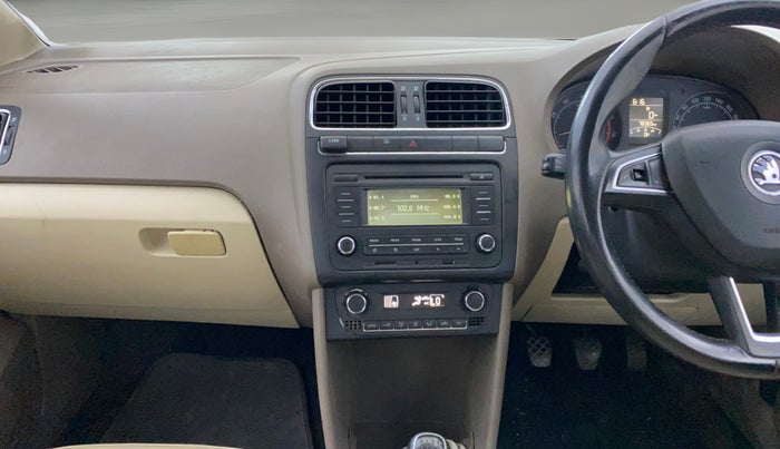 2015 Skoda Rapid ELEGANCE 1.6 MPI MT, Petrol, Manual, 78,320 km, Air Conditioner