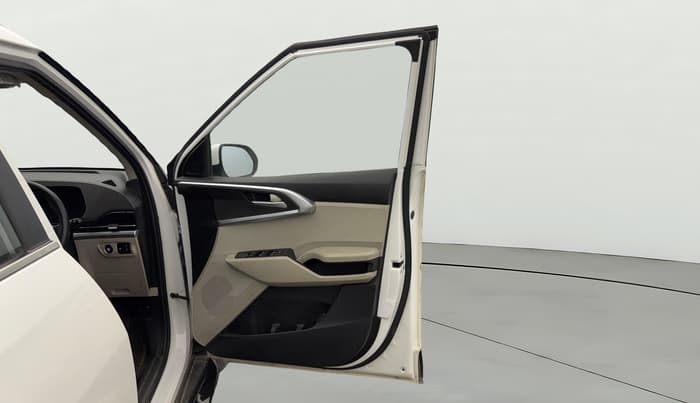 2022 KIA CARENS PRESTIGE PLUS 1.4 PETROL 7 STR, Petrol, Manual, 89,233 km, RHS Front Door