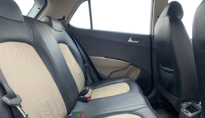 2018 Hyundai Grand i10 SPORTZ 1.2 KAPPA VTVT, Petrol, Manual, 20,759 km, Right Side Rear Door Cabin