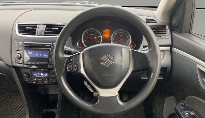2016 Maruti Swift ZDI, Diesel, Manual, 1,37,997 km, Steering Wheel Close Up