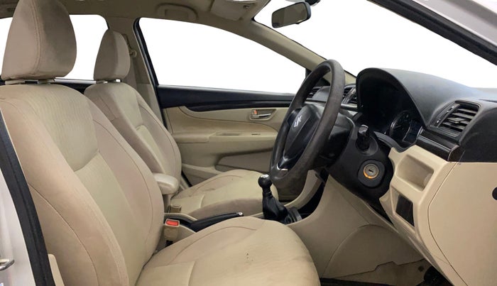 2016 Maruti Ciaz VXI, Petrol, Manual, 1,20,432 km, Right Side Front Door Cabin