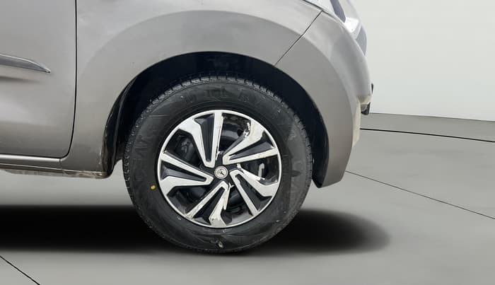 2017 Datsun Redi Go T (O), Petrol, Manual, 63,869 km, Right Front Wheel