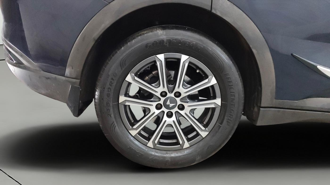 2023 Mahindra XUV700 AX 7 LUXURY D AWD AT 7 STR, Diesel, Automatic, 58,756 km, Right Rear Wheel
