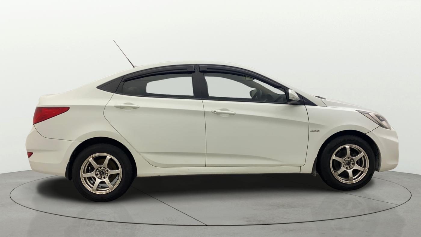 2013 Hyundai Verna FLUIDIC VTVT 1.6 EX AT, Petrol, Automatic, 92,859 km, Right Side View