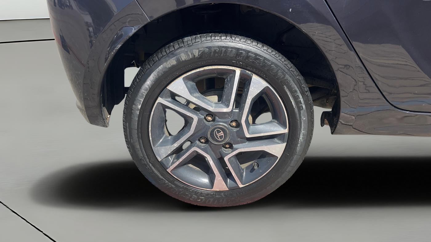 2022 Tata Tiago XZ PLUS PETROL, Petrol, Manual, 30,928 km, Right Rear Wheel